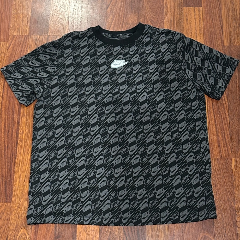The Nike Tee | Loose Fit